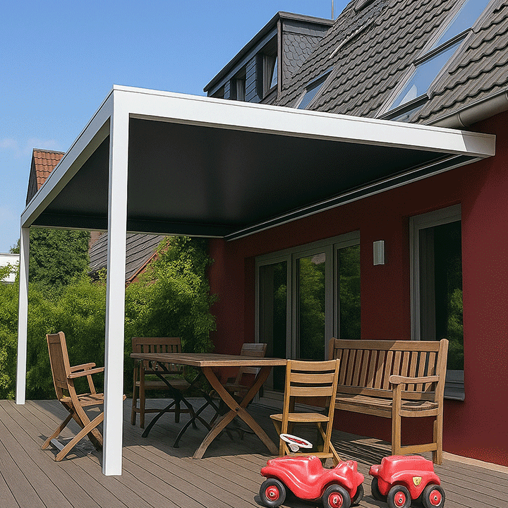 Un maison individuelle équipée d'une pergola sur une terrasse en composite