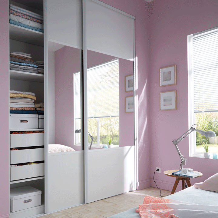 Portes coulissantes sur un dressing