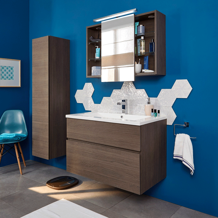 Le bleu, un classique des salles de bains