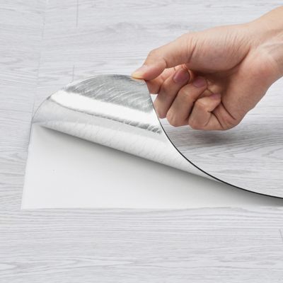 VEVOR Revêtement sol vinyle auto adhésif 9900x600 mm 1 5 mm bois . À décoller. - vue 10