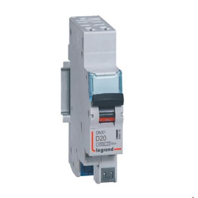 DNX3  Disjoncteur 1P+N courbe D 20A 4,5kA/6kA Auto - LEG406810