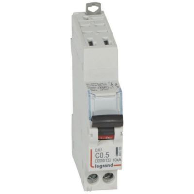 Disjoncteur DX3 6000 10kA arrivée haute automatique et départ bas à vis U+N 0 10 kA c