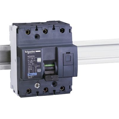 Disjoncteur modulaire 9 NG125N 3 pôles courbe C 18638