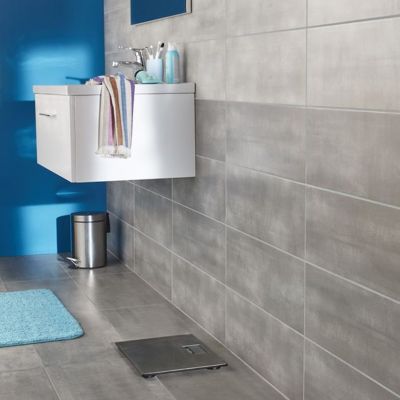 Carrelage salle de bain gris et blanc