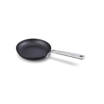 Poele en fonte BEKA STARK 24 cm prepatinee Manche inox