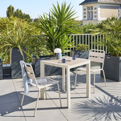 Hespéride Table de jardin "Ãvasion" effet bois lin & argile 2 places lates en aluminium - HespÃ ride