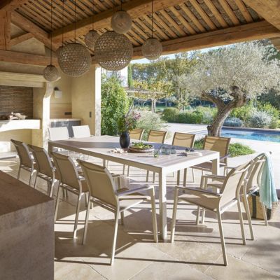 Table de jardin Évasion effet bois lin & 12 places lates en aluminium Hespéride - vue 2