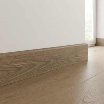 Plinthe MDF GoodHome aspect bois 220 x 8 cm décor 200 effet chêne