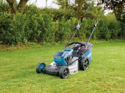 Tondeuse sans fil avec batterie 18 V - largeur de coupe 46 cm - hauteur de coupe 25 à 75 mm - bac 50 L - Erbauer ELM36SP-Li