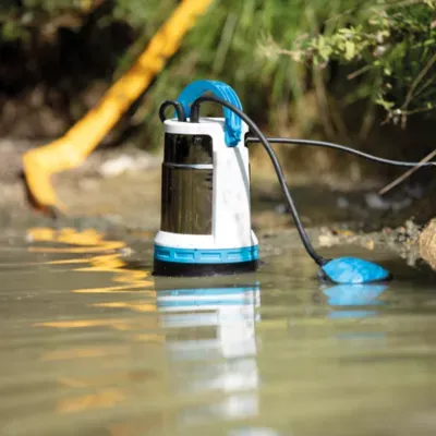 Vide cave eau chargée Mac Allister 900W