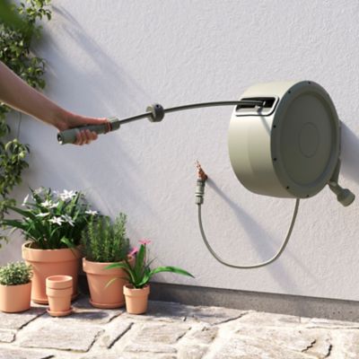 Dévidoir mural automatique équipé avec tuyau d'arrosage 25m Verve