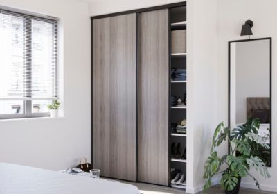 Porte de placard coulissante effet chêne grisé profil noir GoodHome Arius H. 248,5 x L. 92.2 cm + am