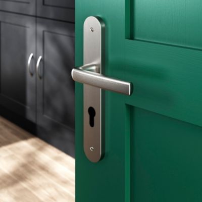 Ensemble poignée sur plaque Incurvé cylindre GoodHome Primel effet nickel satin gris L.126mm x l.40m