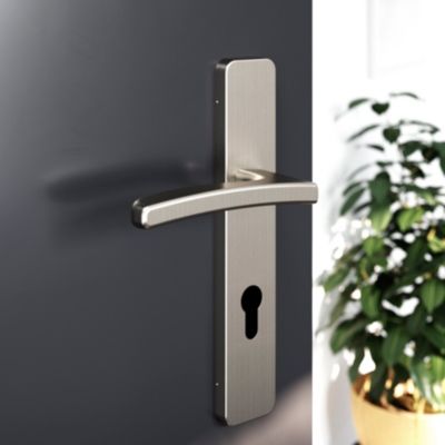Ensemble poignée sur plaque rectangulairecylindre GoodHome Irvil effet nickel satin gris L.126.5mm x