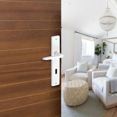 Ensemble poignée sur plaque rectangulaire serrure Colan satin blanc L.106mm x l.39.8mm entraxe 195mm