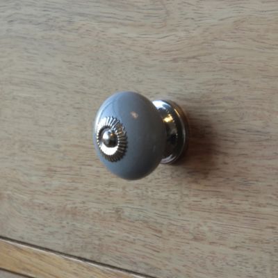 Bouton de meuble arrondi Porcelaine Vras GoodHome gris clair Ø4cm x l.4cm x H.4cm x P.3.9cm