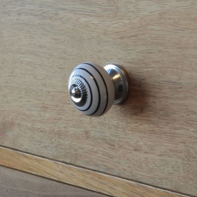 Lot 4 boutons de meuble arrondi Porcelaine Vras GoodHome noir et blanc Ø4cm x P.3.8cm