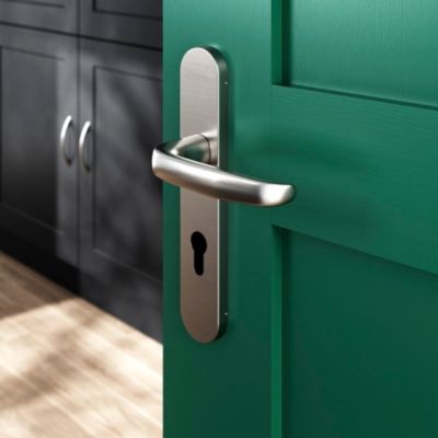 Ensemble poignée sur plaque rondcylindre GoodHome Govlin effet nickel satin gris L.130mm x l.42mm en