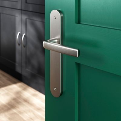 Ensemble poignée sur plaque Incurvé GoodHome Primel effet nickel satin gris L.126mm x l.40mm entraxe