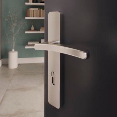 Ensemble poignée sur plaque rectangulaire GoodHome Irvil effet nickel satin gris L.126.5mm x l.24.5m