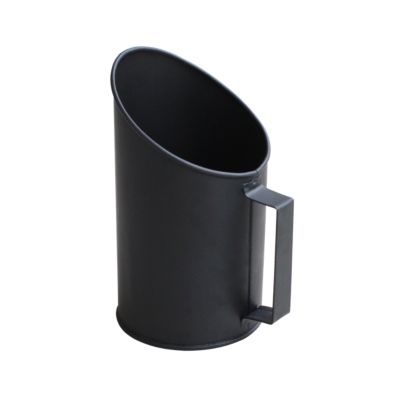 Pelle à granulés en acier noir fond perforé