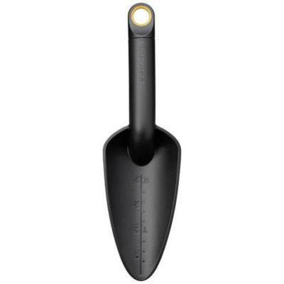 Transplantoir Fiskars Solid 1071899 - plastique recyclé renforcé, lame incurvée, poignée ergonomique.
