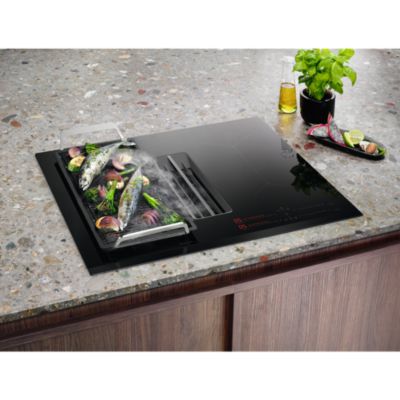 Plaque Induction Aspirante Electrolux KCC73443 – 4 Foyers 7350 Watts Hotte Intégrée - vue 4