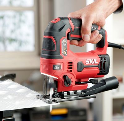 Scie sauteuse filaire pendualire (4 niveaux) 600 W  maxi 3200 tr/min  Skil 4511 AA