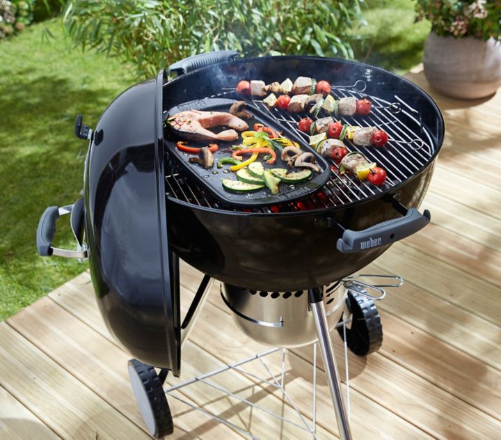 Choisir un barbecue au charbon de bois Castorama