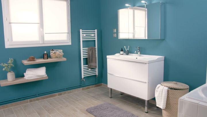 Poser un meuble de salle de bains