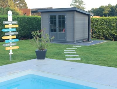 Abri de jardin Green Outside toit plat en composite coloris gris ép.28 mm surface extérieure 10 m²