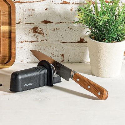 Aiguiseur couteaux molettes céramique - Fiskars 7000