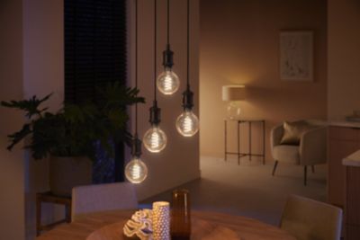 Ampoule connectée dimmable Bluetooth Philips Hue IP20 Globe E27 550lm 7W blanc chaud