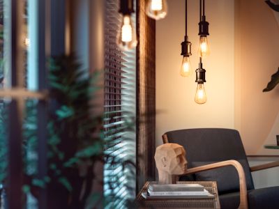 Ampoule LED connectée Philips Hue oblong IP20 E27 550lm 7W blanc chaud