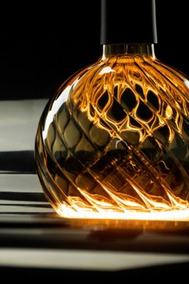 Ampoule LED décorative E27 230lm blanc chaud 6W Segula