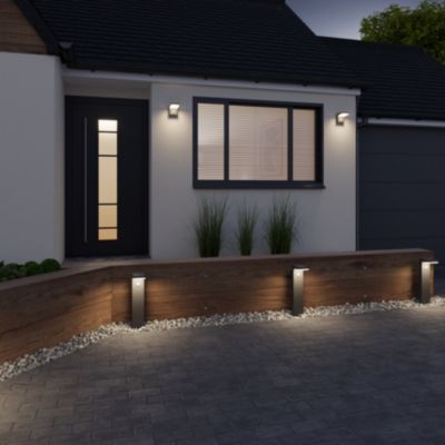 Applique murale extérieure solaire LED intégrée à détection Tomman 650 lm IP44 noir GoodHome