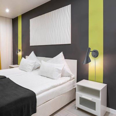 Applique Murale Pivotante avec Câble Prise et Interrupteur Oslo - Design Contemporain et Élégant E27 Métal Gris