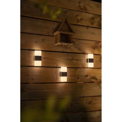 Applique solaire murale effet givrée- Longueur 6,1cm- Hauteur 14cm- 12 LED SMD lumiere blanc chaud ou froid- 7 Lumens