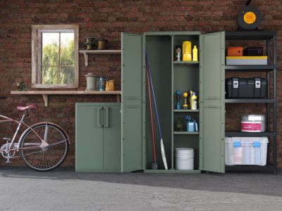 Armoire utilitaire haute en résine vert L.68 x H.166 x P.39 cm Keter Quadra