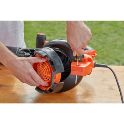 Aspirateur souffleur broyeur filaire 3000 W - 864 m³/h - ratio 16:1 - avec sac de 72 L - Black+Decker BEBLV300-QS