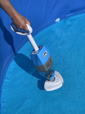 Aspirateur sur batterie pour piscine et spa Orca 020 H Aqualux bleu