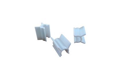 Attache plastique pour arceau blanc vendue par 12 pièces
