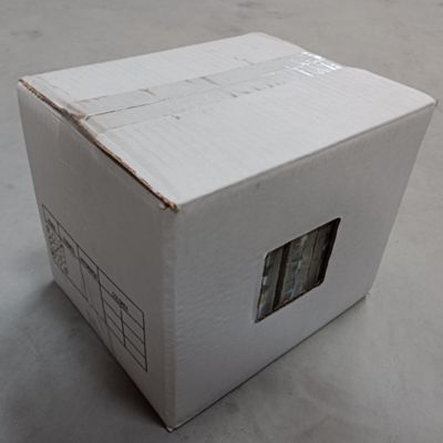 Authentiques carreaux de ciment - Modèle Cube CUB3 de Floorilège - La boite de 14 carreaux soit 0,56 m²