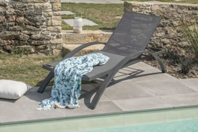 Bain de soleil empilable Barcelona DCB Garden aluminium et textilène noir L 195 x l 74 x H 32 cm