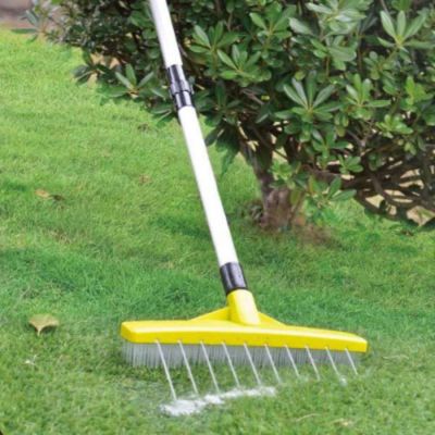 Balai brosse arroseur BROOM pour gazon synthétique