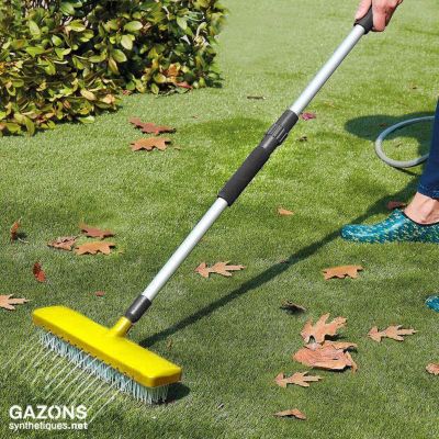 Balai brosse arroseur BROOM pour gazon synthétique