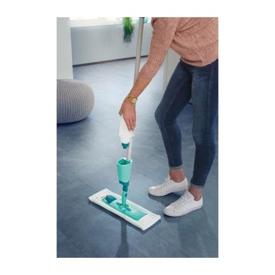 Balai pulverisateur confort Easy Spray XL 56690 Leifheit avec reservoir sur le manche systeme - Balai vaporisateur avec mop 42 c