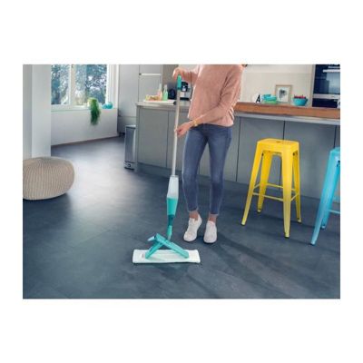 Balai pulverisateur confort Easy Spray XL 56690 Leifheit avec reservoir sur le manche systeme - Balai vaporisateur avec mop 42 c