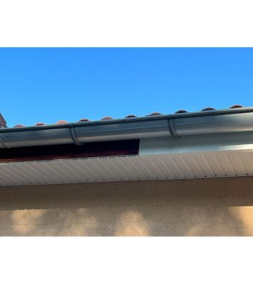 Bande de rive Blanc Pur, RAL 9010 Brillant, épaisseur 1 mm, 1 pli retour 2cm , Largeur  27 cm , Longueur 140 cm