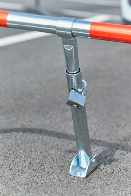 Barrière de parking standard 3 pieds cadenas Mottez